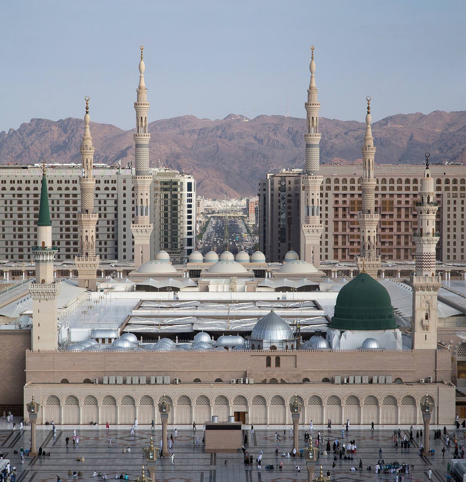 Green dome and minarets of Al-Masjid an-Nabawi in Madinah